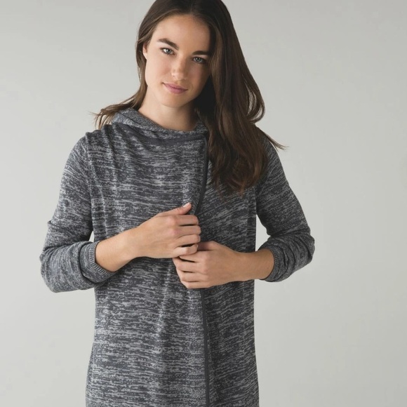 Lululemon Peace Of Mind Wrap - Picture 4 of 16